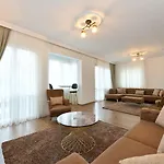 Dilek Κωνσταντινούπολη